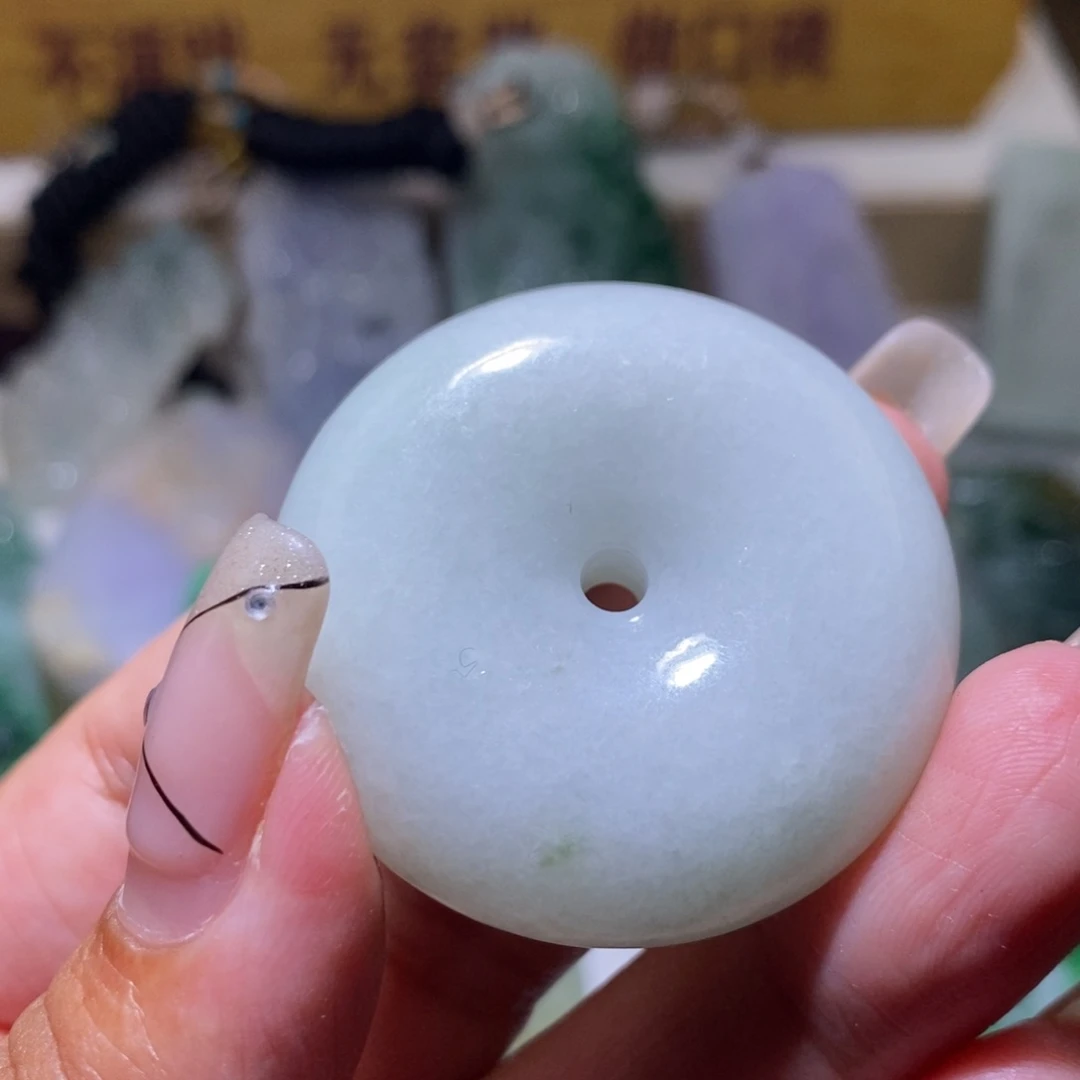 【闪购商品】翡翠颈饰未镶嵌扣子