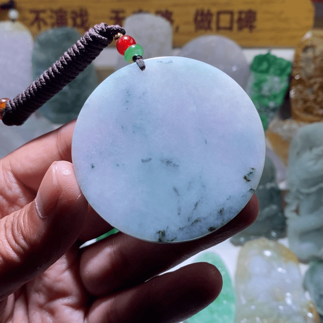 翡翠颈饰未镶嵌无事牌