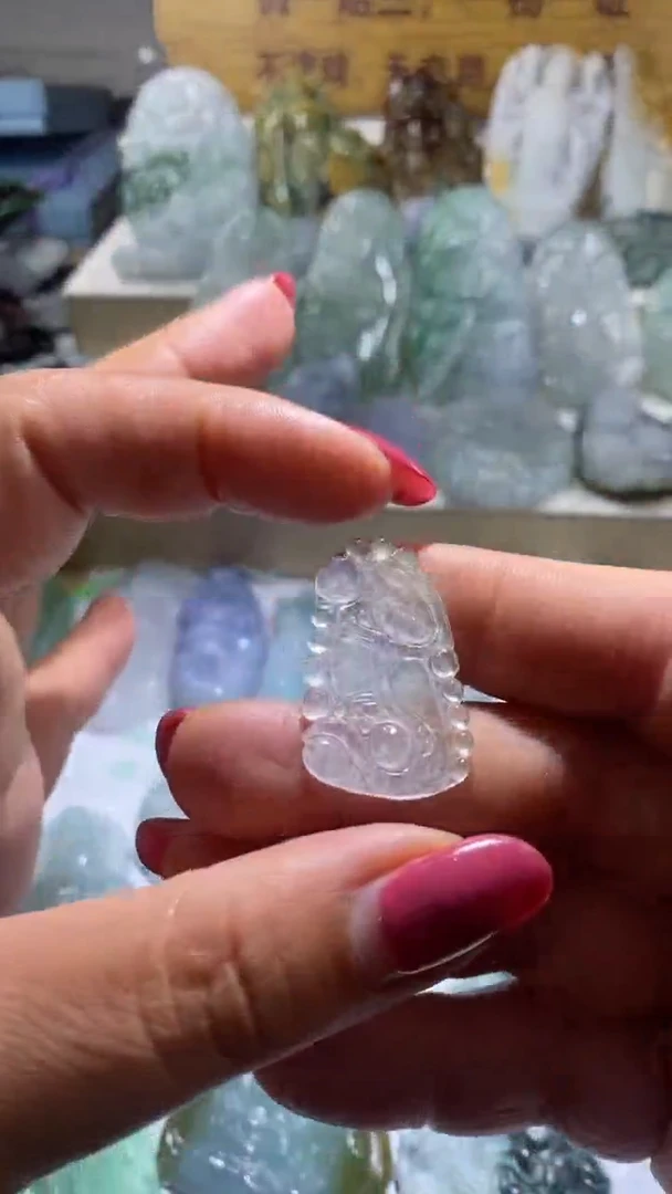 【闪购商品】翡翠颈饰未镶嵌吊坠