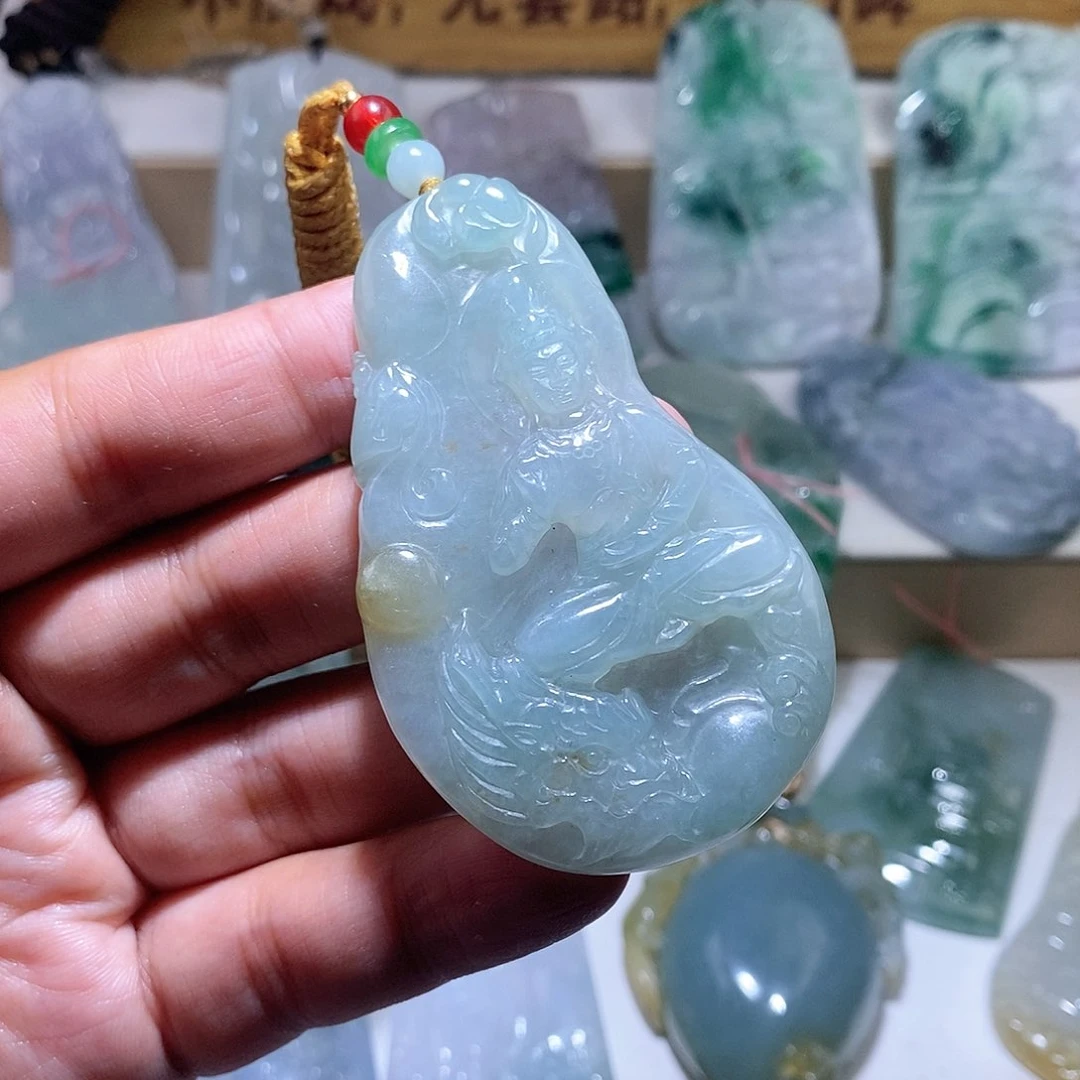 翡翠颈饰未镶嵌观音