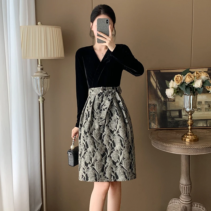 法式高级感连衣裙女2026春季新款女装小香风假两件收腰长袖A字裙