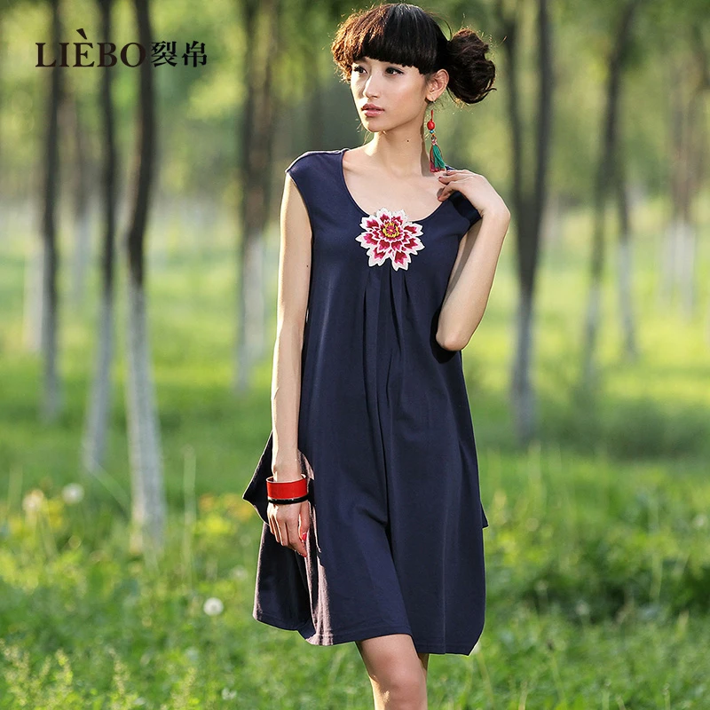 裂帛 设计感刺绣宽松连衣裙复古休闲大码显瘦中长款无袖51EO0101