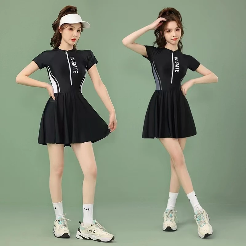 运动裙连体平角半袖加大码女士设计师专业竞速潜水服遮肉显瘦休闲