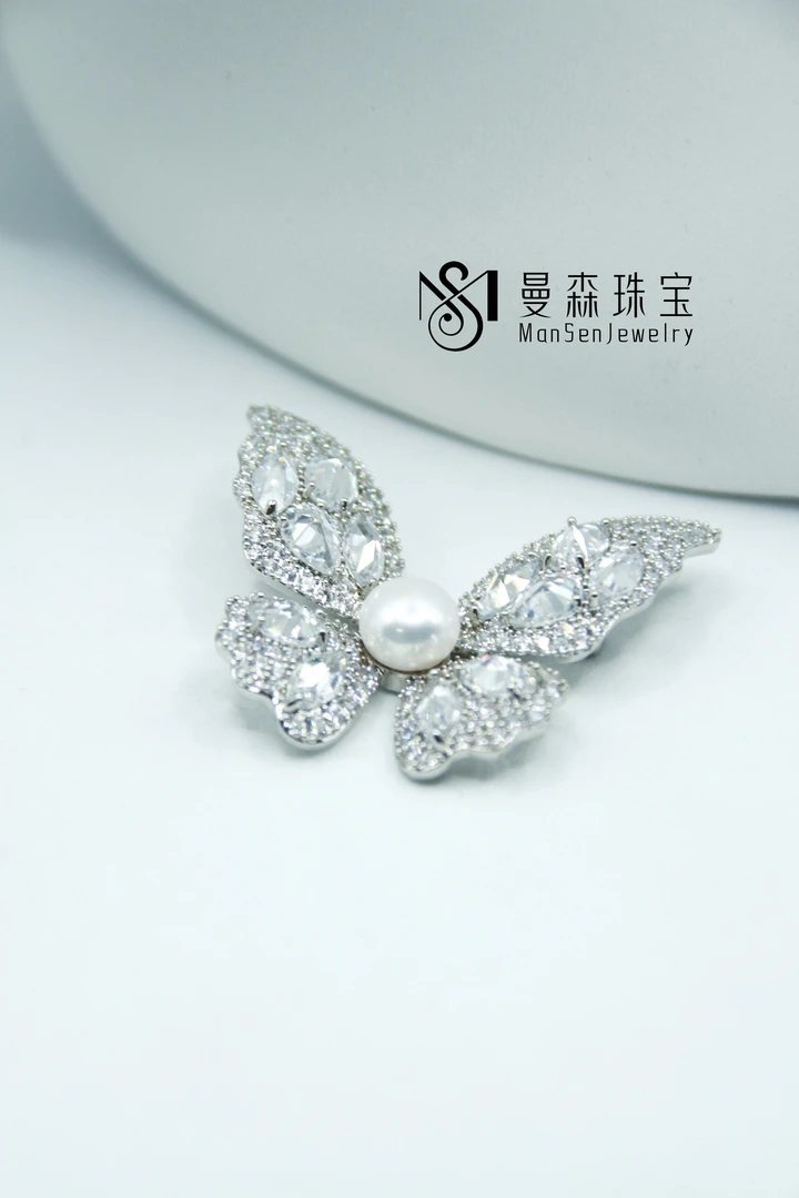 天然淡水珍珠蝴蝶胸花胸针设计感小众高级感精致时尚西装毛衣别针