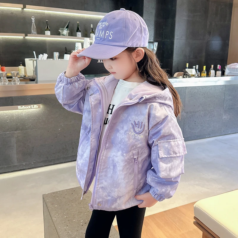 女童冲锋衣秋冬款2024新款女宝宝洋气加绒韩版外套儿童冬季夹克衫