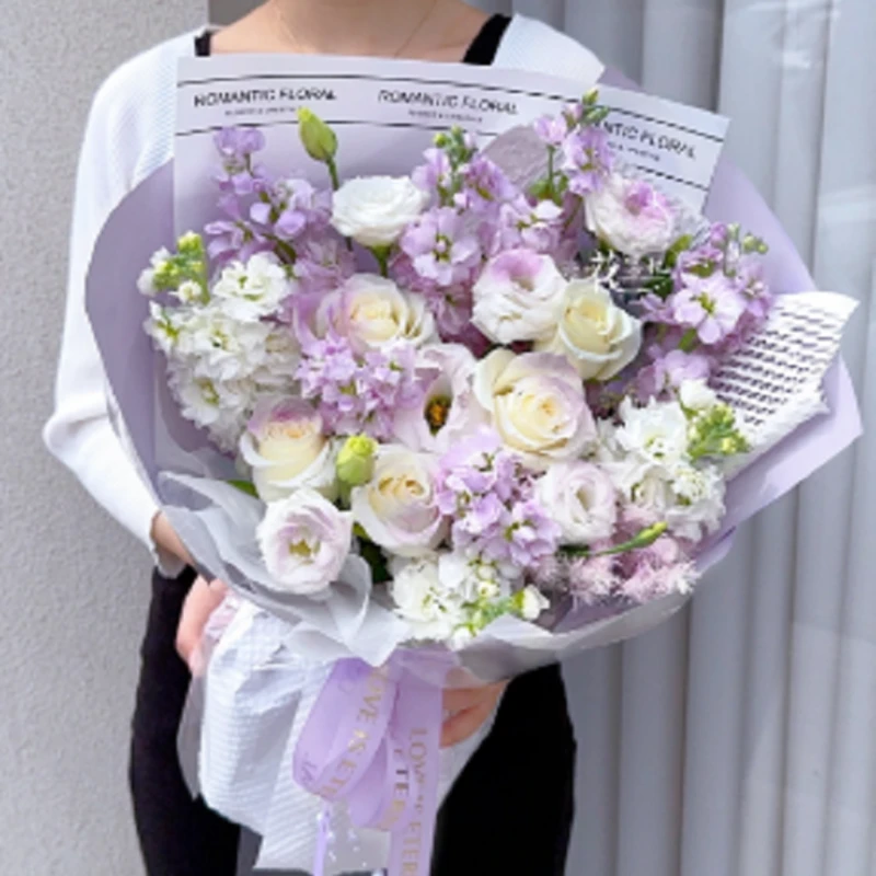 『春日有你』6朵紫色3朵白色紫罗兰5朵白玫瑰喷色混搭花束送闺蜜朋友生日鲜花同城花店小时达鲜花