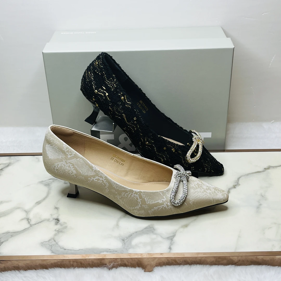 星期六正品2024秋季新款浅口细中跟水钻尖头时尚女单鞋SSC3111129