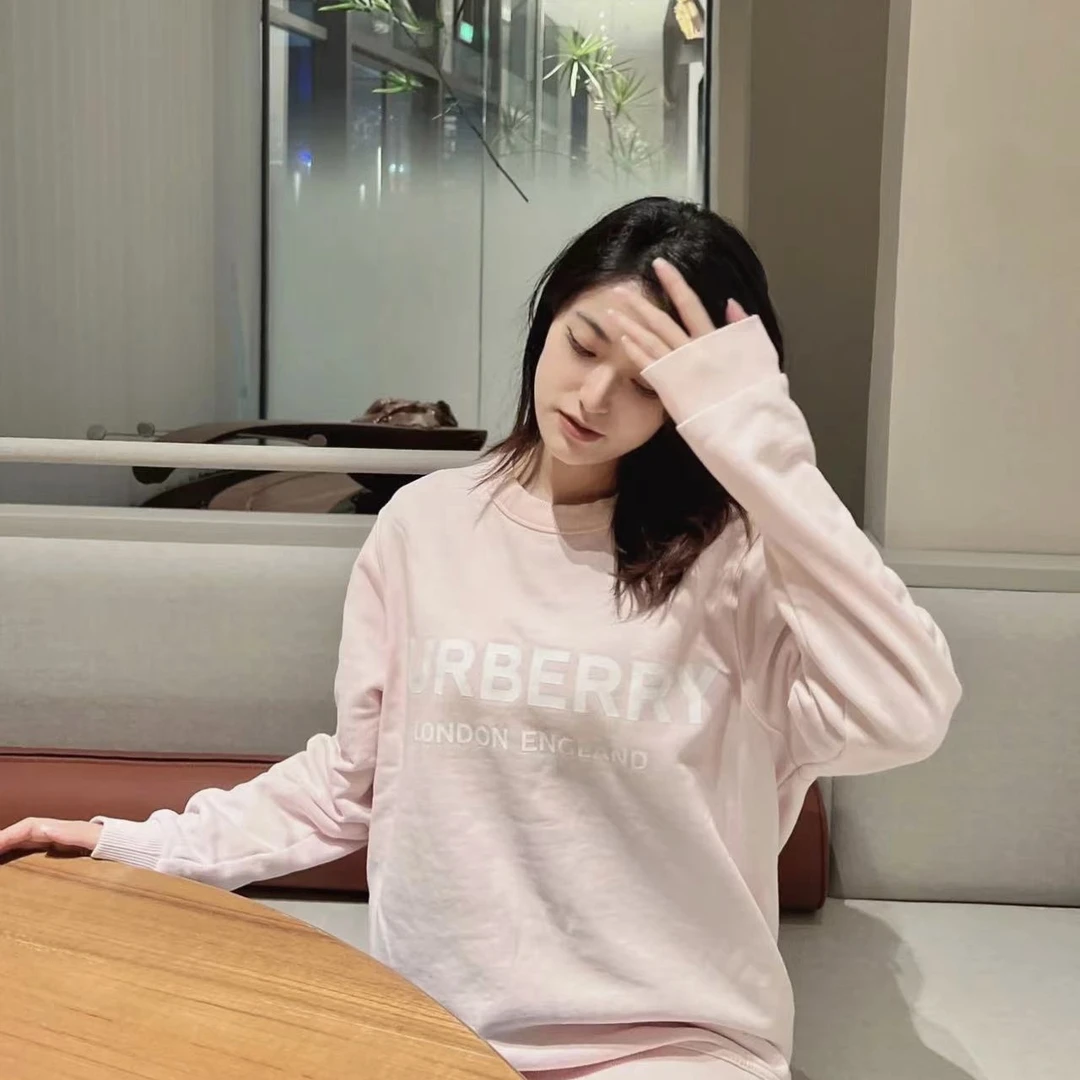 全新未使用 BURBERRY/博柏利  Burberry印花圆领套头卫衣 粉色