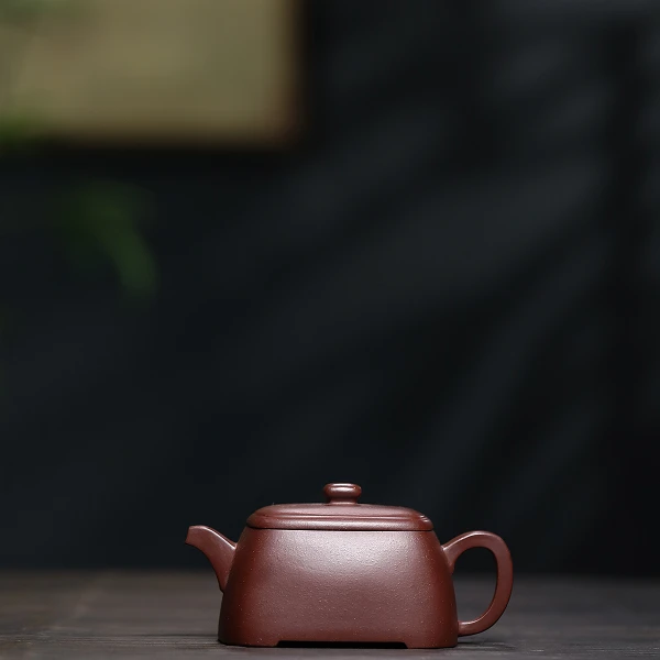 宜兴紫砂壶纯手工电窑烧制出水暴爽手工刻绘原矿紫泥龙血砂衣方壶