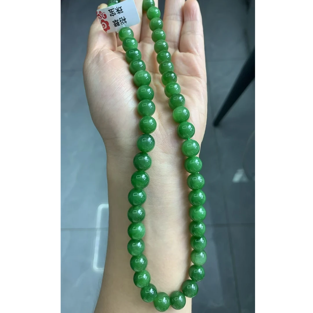 和田玉阳绿项链无黑无裂 卡9.8