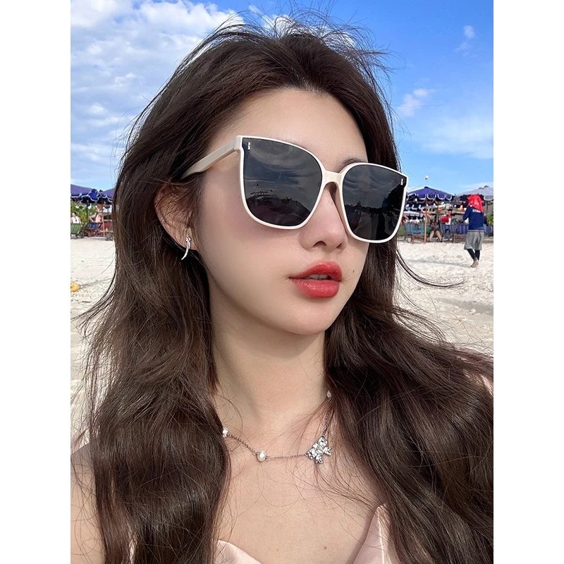 帕森奈白框太阳镜女2025新款时尚太阳眼镜防紫外线网红显瘦高级感