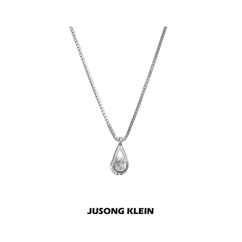 钛钢项链 JUSONG KLEIN锆石水滴项链女夏轻奢小众设计几何锁骨链