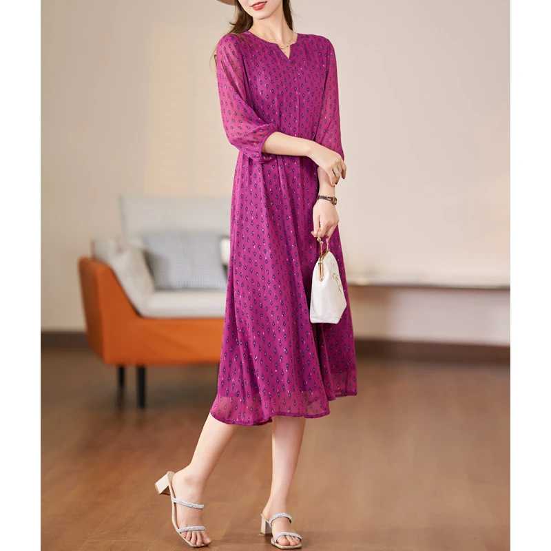 迪欧芙2024年夏季新款气质玫瑰红七分袖时尚V领连衣裙女#XLQ14483