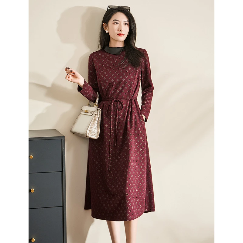 迪欧芙2024冬季新款时髦贵气深红色空姐领长袖女连衣裙#QLQ17551