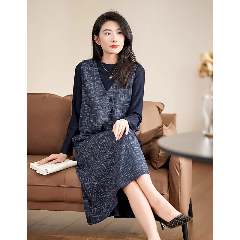 迪欧芙2024秋季新款奢华高级蓝色圆领长袖女套装连衣裙#QTZ17185