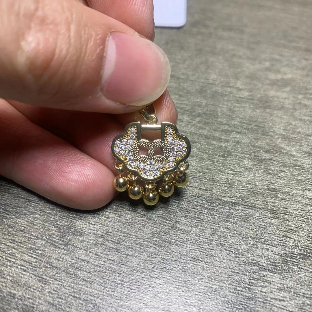 合金耳饰 《锁》实心古法传承保色吊坠（拍一发一，多样性发货）