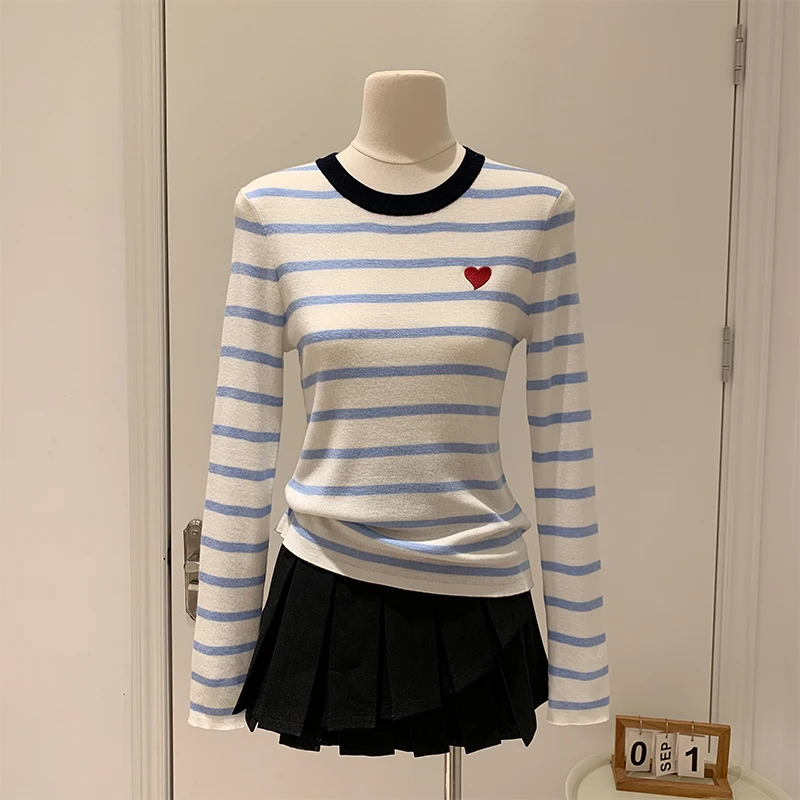 起司.秋冬季圆领条纹撞色上衣爱心刺绣设计修身内搭打底衫长袖t恤