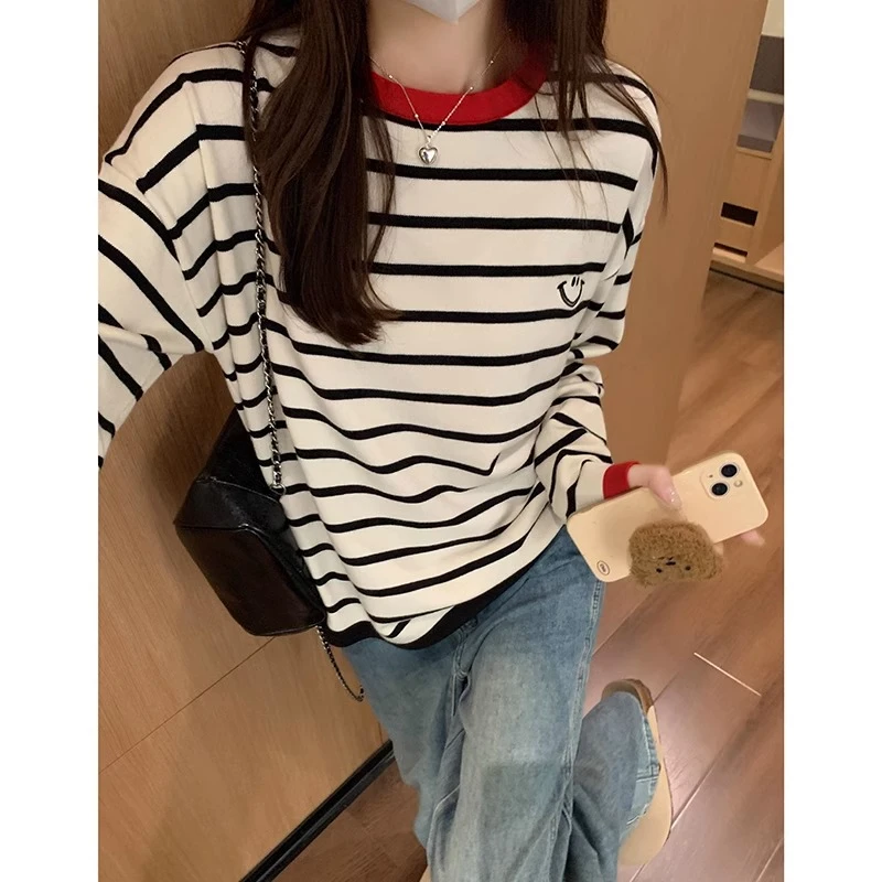 黑拼蓝撞色条纹圆领宽松针织衫女2024春秋季刺绣设计百搭修身上衣