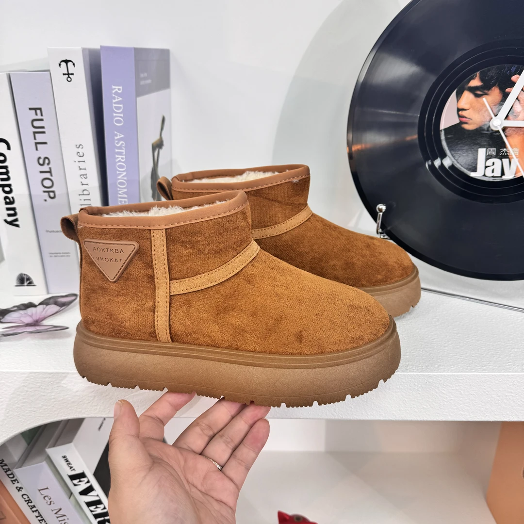 KC858驼色加绒保暖雪地靴女冬季新款百搭增高厚底防滑短筒棉靴潮