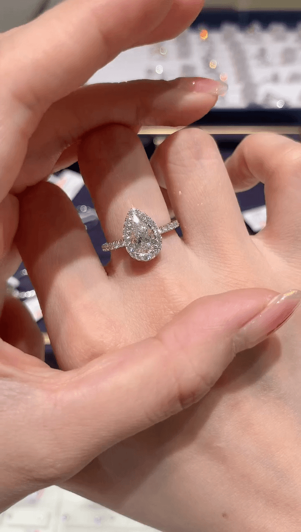 【闪购商品】合成钻石18K金镶嵌戒指钻戒