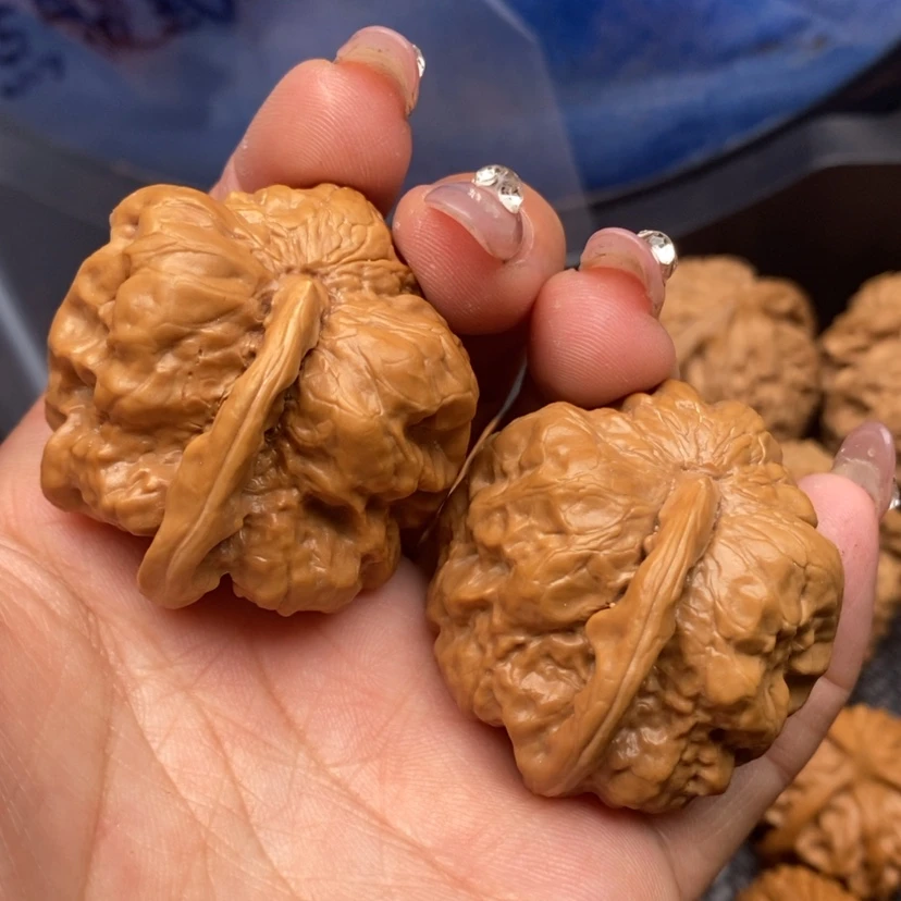 【闪购商品】文玩核桃吊坠她**帽蛤蟆一根筋
