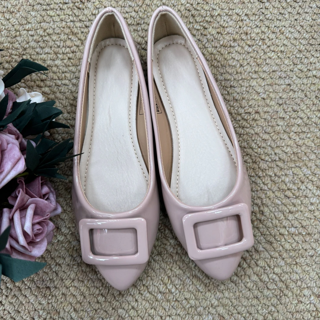 8300-246春秋新款法式浅口时尚经典方扣漆皮百搭粗跟通勤单鞋