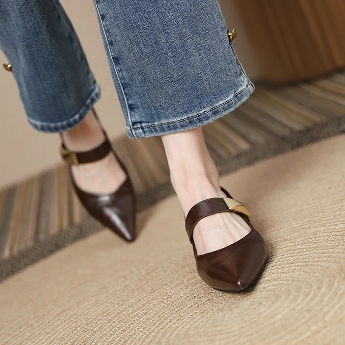 H168-8粗跟尖头一字带金属扣浅口玛丽珍单鞋女法式跟鞋