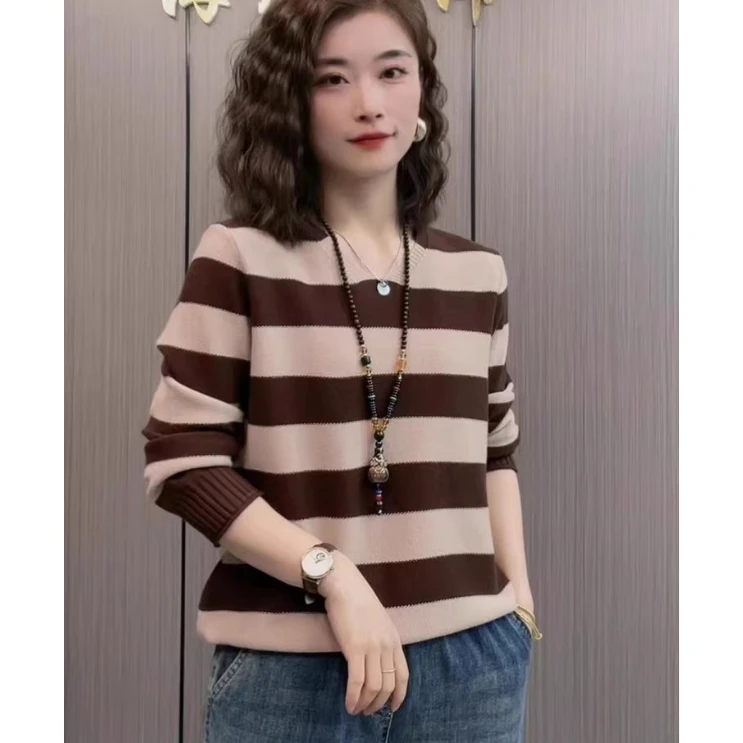 欧货2025秋冬时尚爆款宽条纹毛衣女士套头V领长袖宽松显瘦打底衫
