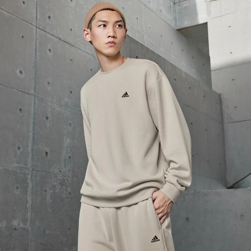 阿迪达斯官方暖感毛绒男女加绒加厚休闲圆领套头衫长袖卫衣IV7598