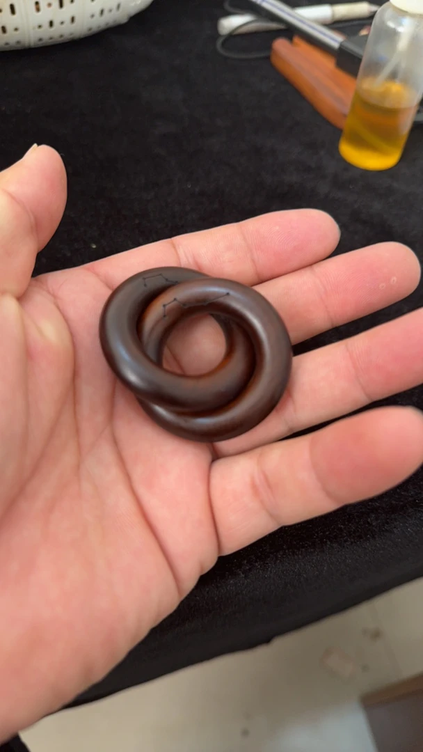 雷击枣木2.5内径玉化料迷你乾坤圈