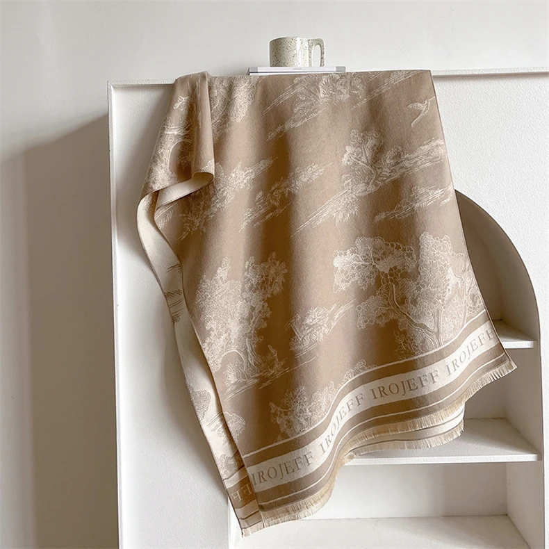 秋季薄款双面提花披肩奶茶色高级感百搭办公室防冷风印花围脖围巾