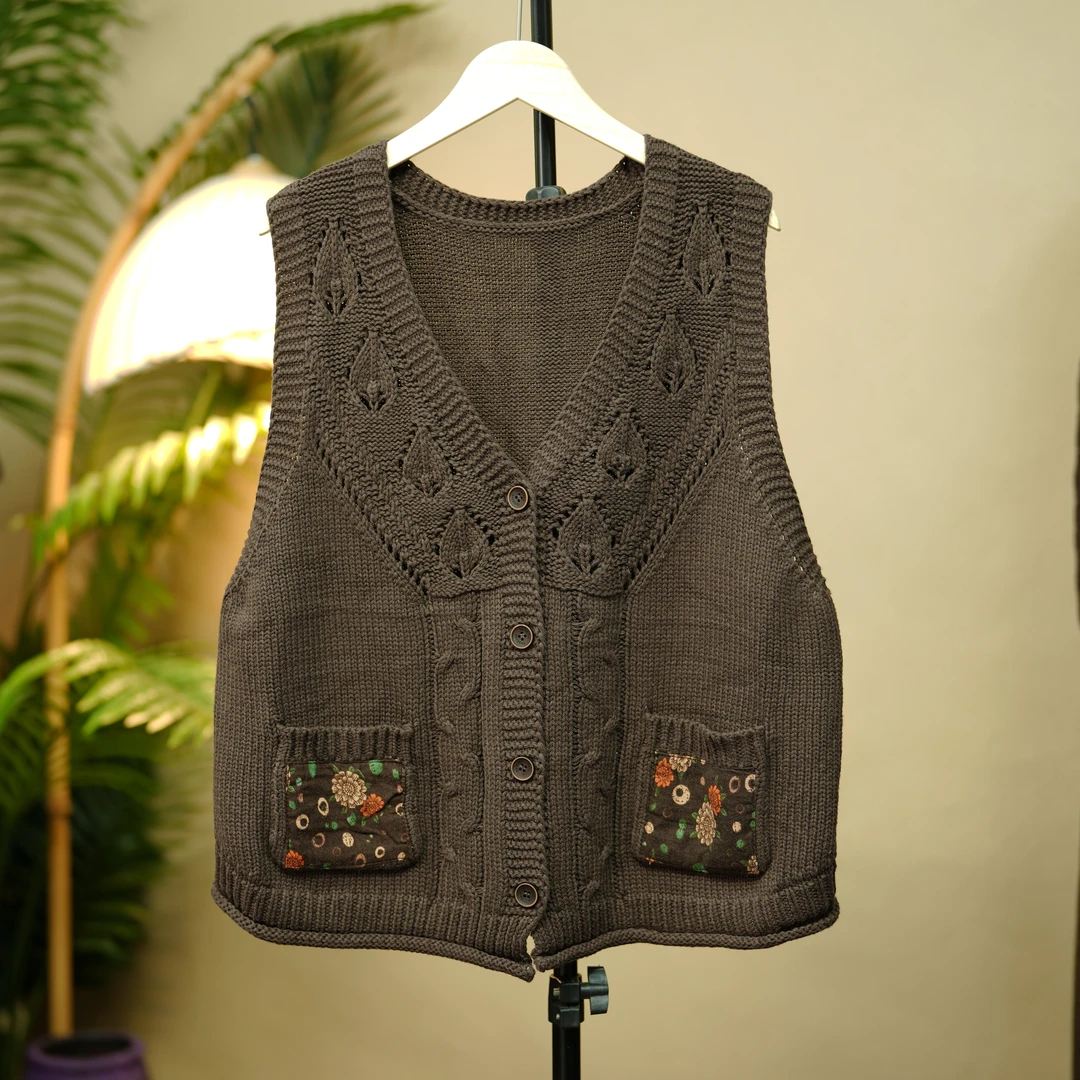 初白文艺2268小花口袋精纺棉线简约款马甲宽松百搭上衣休闲外搭