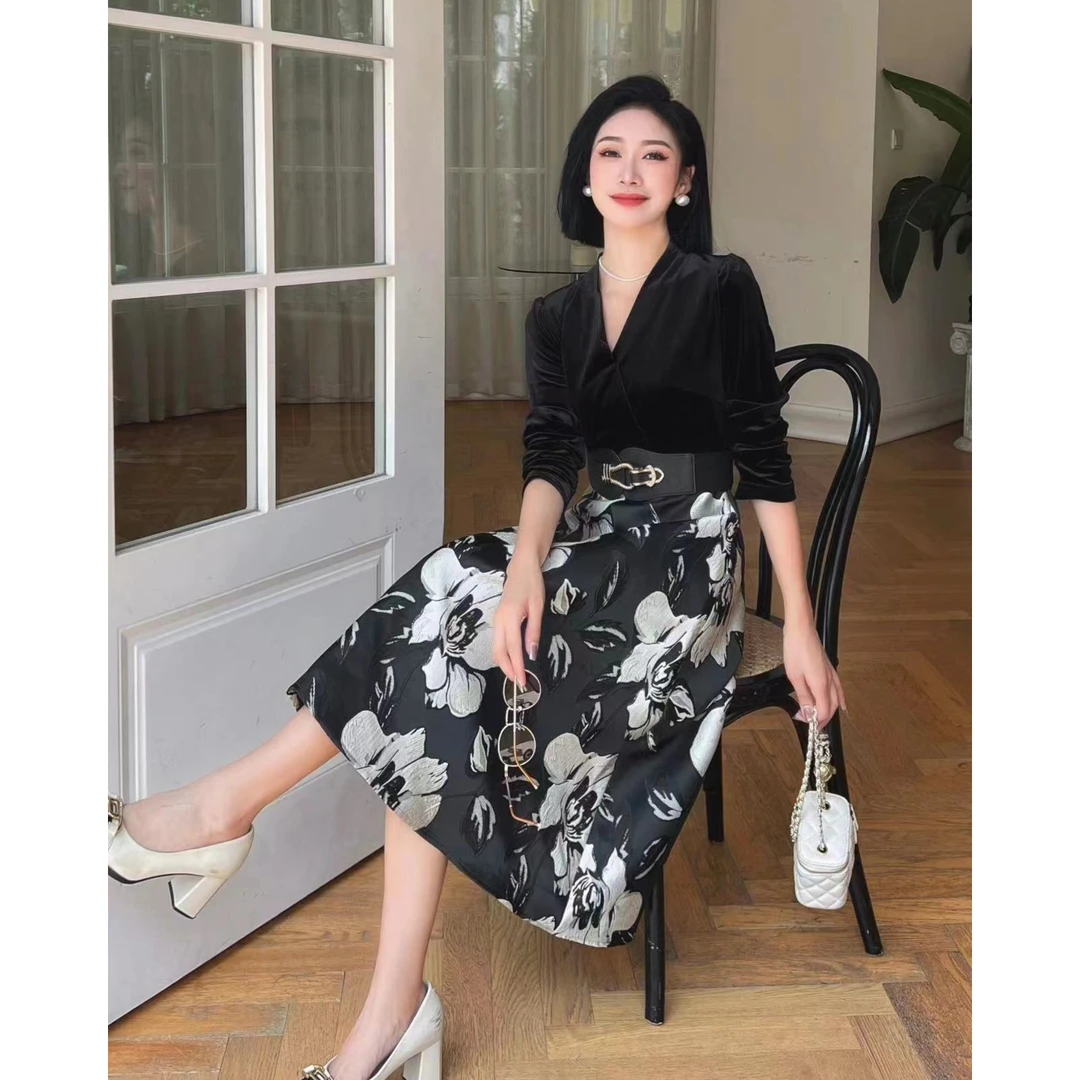 赫本风丝绒提花高端名媛收腰3D浮雕提花版大摆裙A1880501