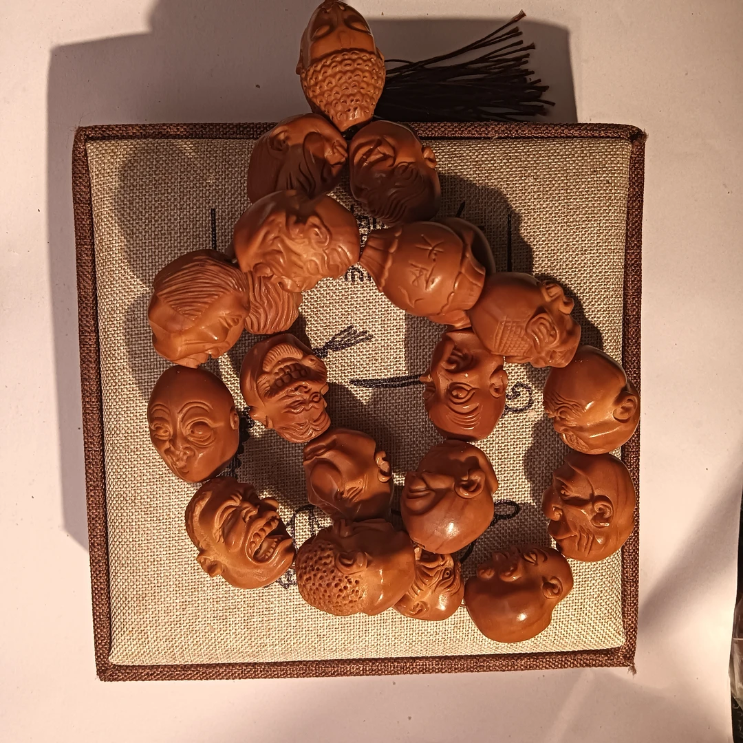 橄榄核雕刻18怪头脖挂