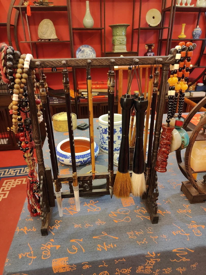 仿古鸡翅木毛笔展示架