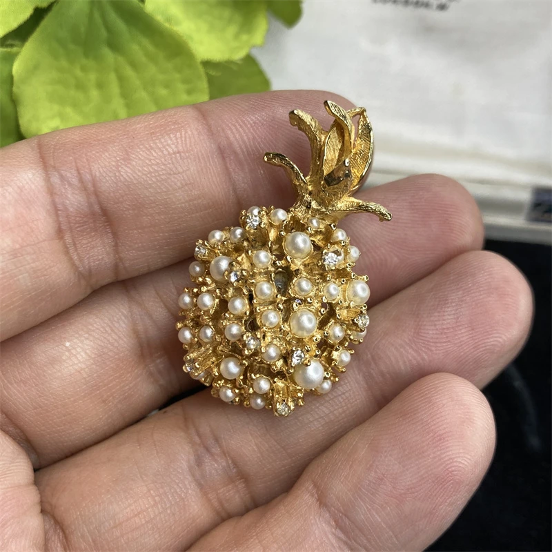 合金胸针 Alice Caviness马眼立体凤梨胸针2-24【20241016-039】