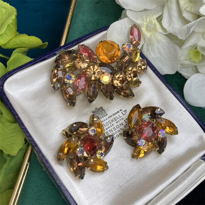 合金胸针 kramer书本款变色莱茵石套装1-10【20241017-014】