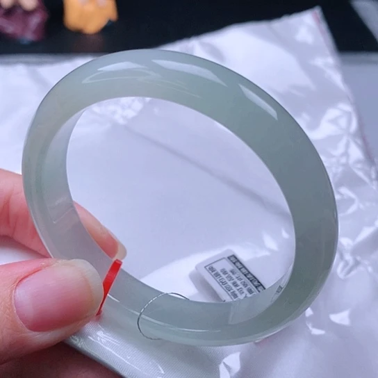 翡翠手镯未镶嵌53圈