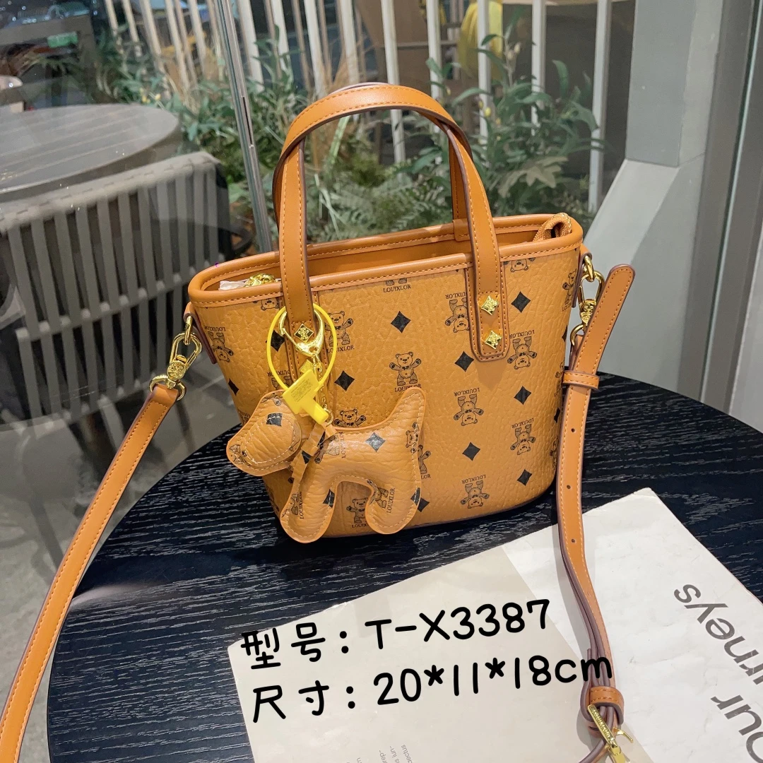 【柠檬推荐】芭尼熊新品 高端轻奢百搭经典 多层 爆款菜篮子3387