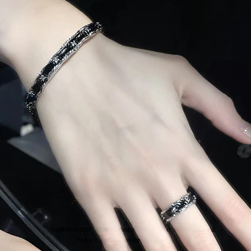 钛钢手镯 创暗黑风轻奢手镯男女高级感小众设计简约百搭开口配饰