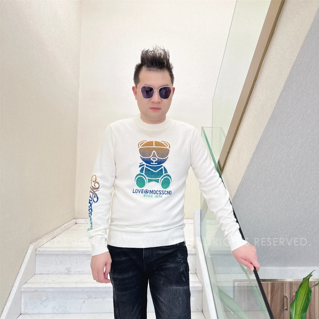 秋冬款MOCSS多彩熊熊手臂字毛衣高端轻奢休闲保暖男士长袖羊毛衫