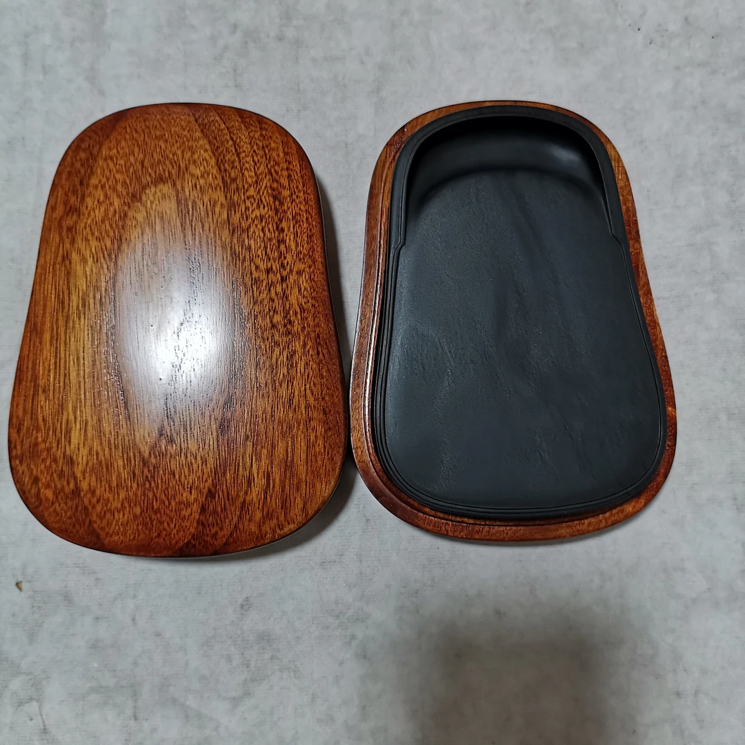 歙砚方圆堂精品歙砚：圆门素砚（眉子坑雁湖眉）