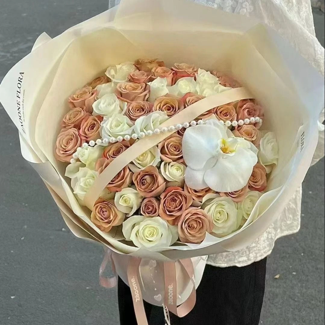 【如约而至】52朵卡布奇诺玫瑰蝴蝶兰混搭花束女友表白花束生日礼物生日花束生日鲜花店送花上门