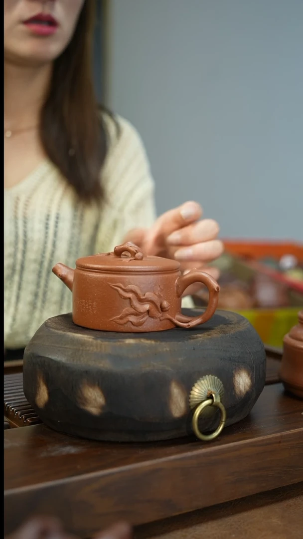 【闪购商品】紫砂茶壶粗砂红降坡泥绘汉瓦160cc左右