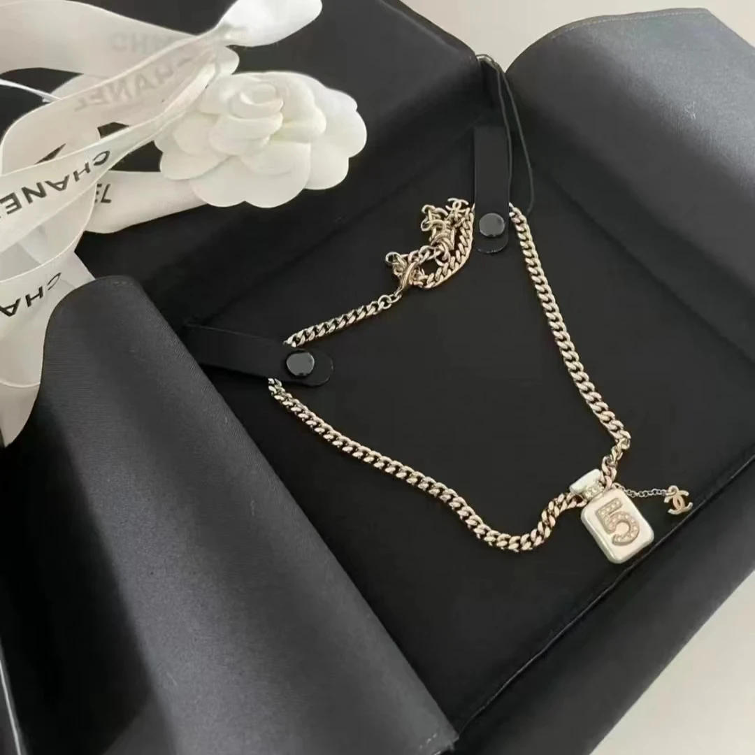 未使用 Chanel/香奈儿 22新款白色瓶子项链   03501