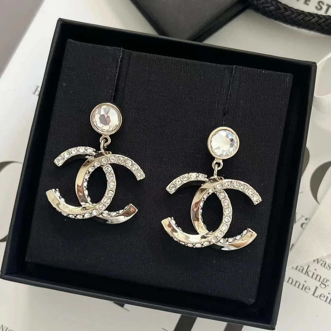 未使用 Chanel/香奈儿 23新款金色镶钻大号双C耳环 05432