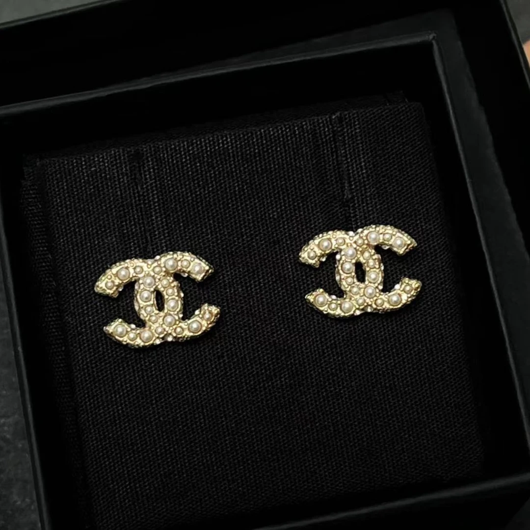 未使用 Chanel/香奈儿 100周年同款小号珍珠耳钉 耳环01327