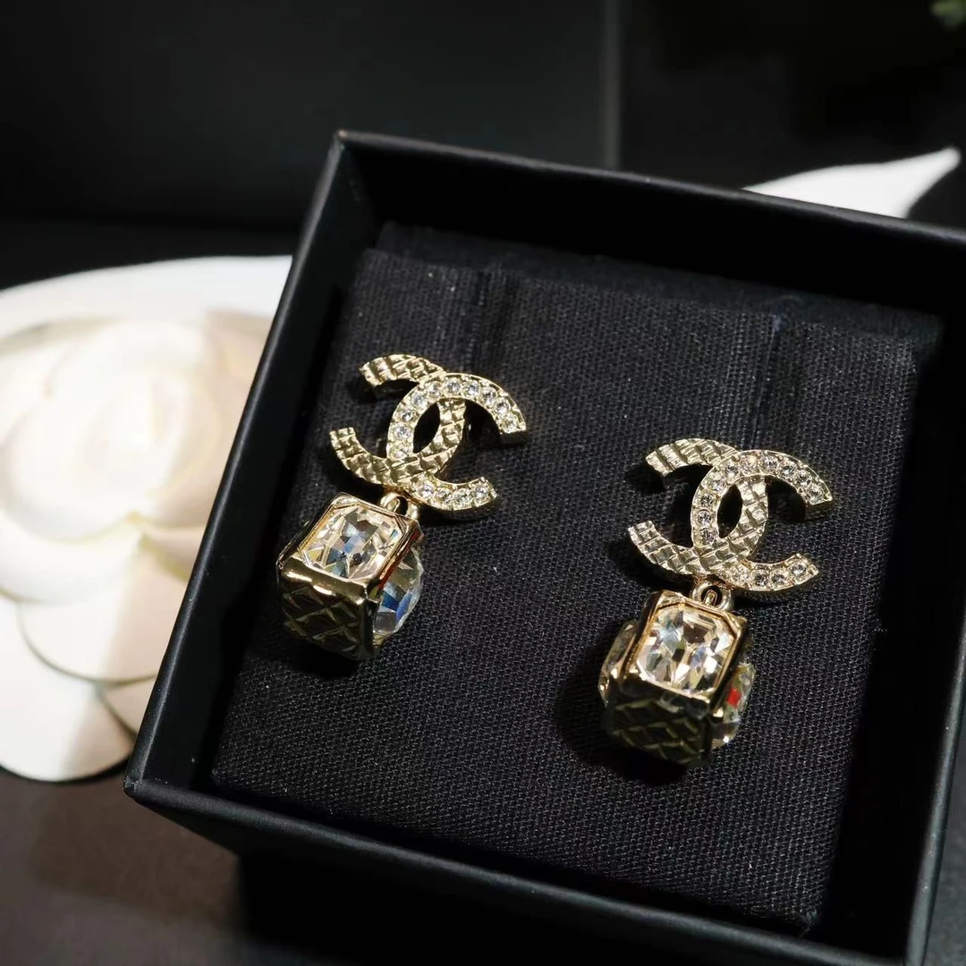 全新未使用 Chanel/香奈儿 23k金色双c立体方钻吊坠耳环 05609