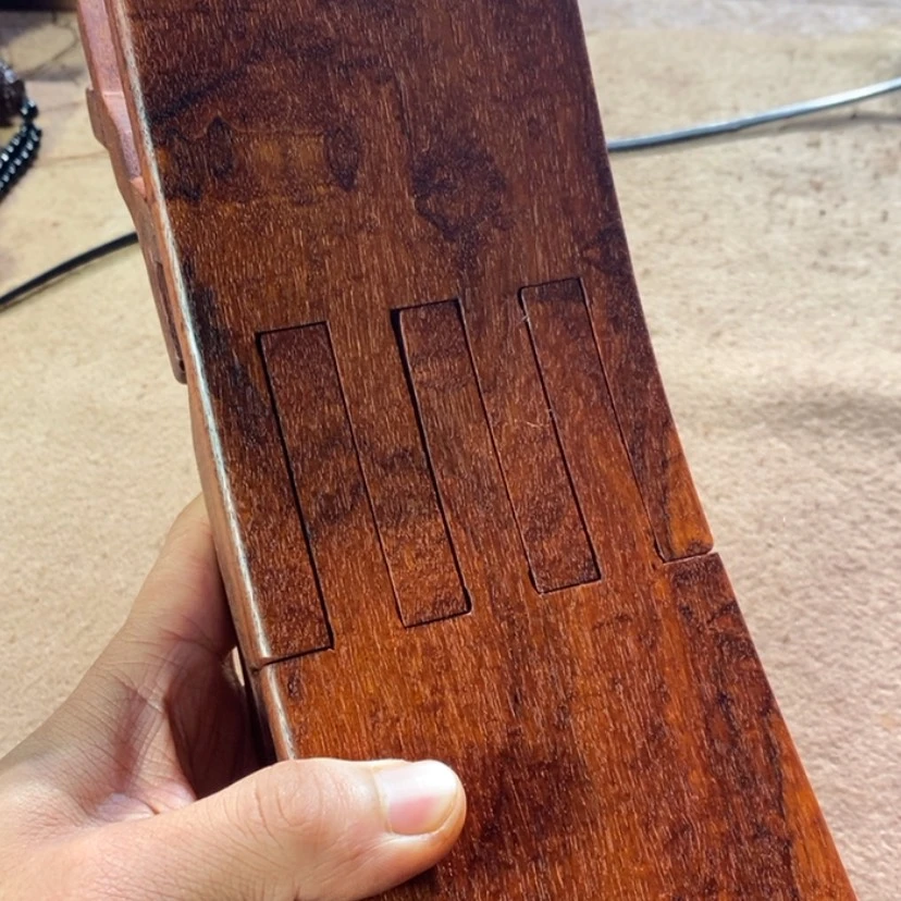 【闪购商品】红贵宝屡***。缅甸花梨木鲁班凳