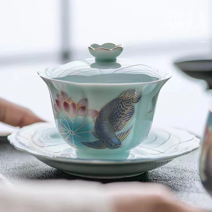 珐琅彩堆金《金龙鱼》盖碗，名家力作，馈赠佳品！手工陶瓷青瓷茶盖碗